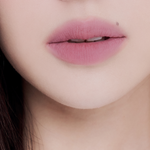 Muzigae Mansion Objet Water Lip Tint Posh applied on lips, showing translucent, hydrated finish