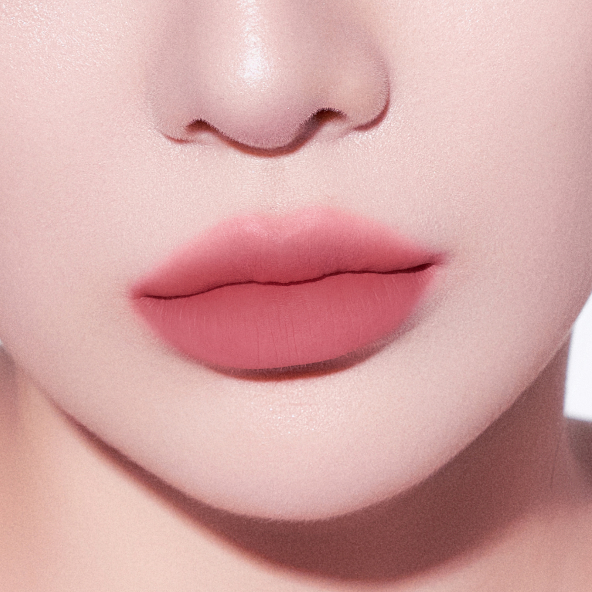 Muzigae Mansion Objet Liquid Lip Tint 026 Oddy applied on lips, showing smooth matte finish